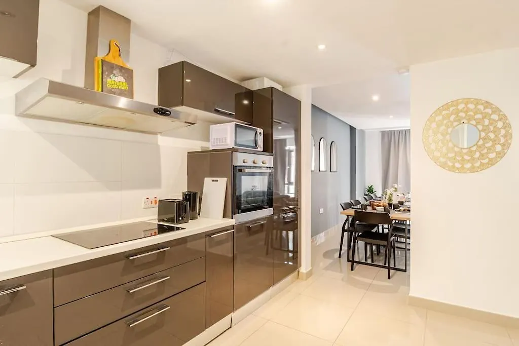 Large Apartment Sliema